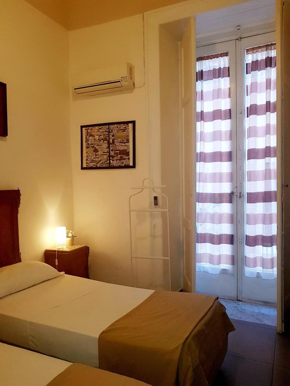 Couette-café Platamon Naples